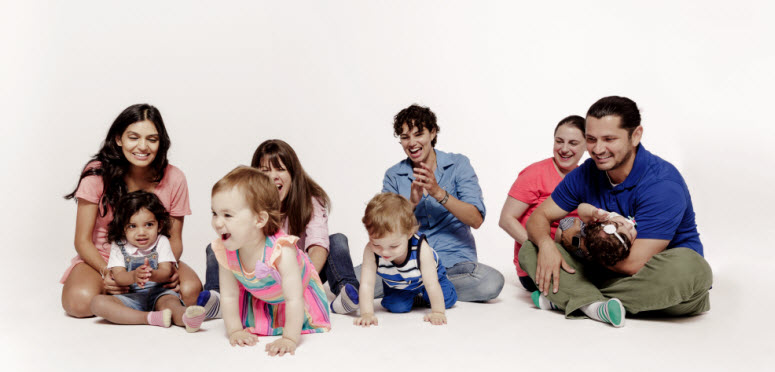 4 Families with children making music together